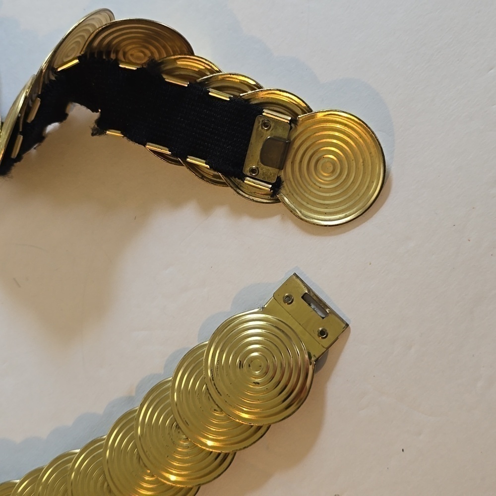 Vintage Gold Disc SWIRL Circle Stretchy Metal Belt 70's 80's MOD EDGY Sz.S/M - Picture 8 of 9